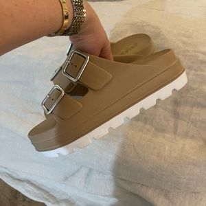 J/Slide Simply Sandal beach Birkenstock like platform waterproof